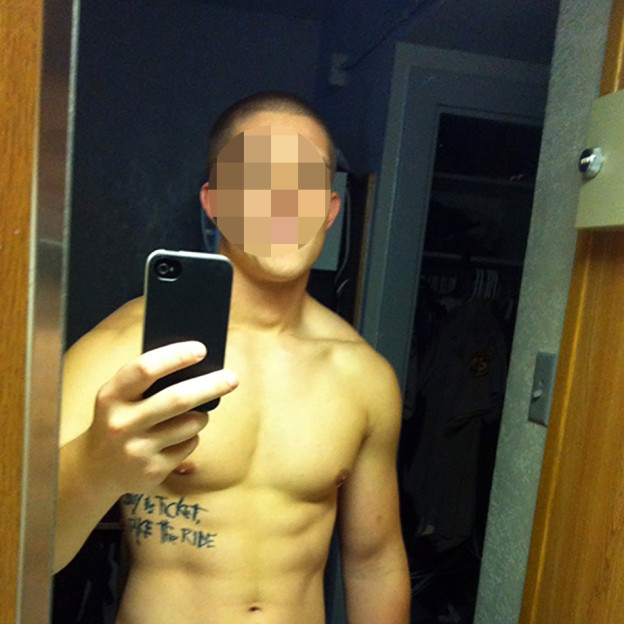 CUL EN BOMBE EXHIB EN WEBCAM PARTOUZE SENIOR PLAN CUL GAY VILLEURBANNE